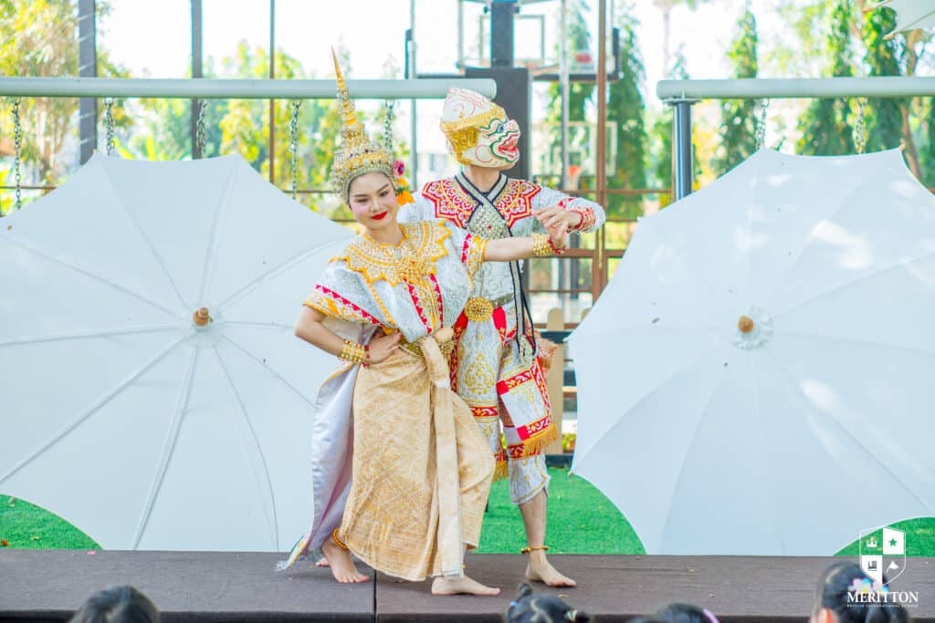 Khon performance